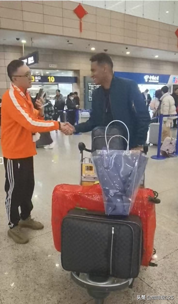  青島日報：前巴西國奧球員奧古斯托與海牛會合，球隊五外援到位