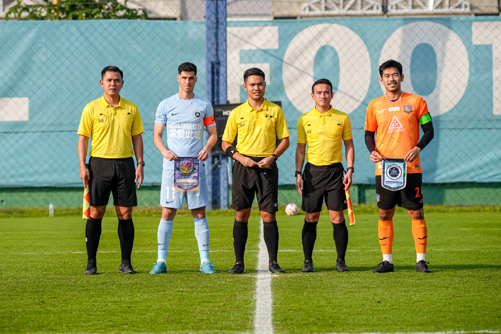  深圳新鵬城4-0戰(zhàn)勝泰甲球隊(duì)泰國農(nóng)業(yè)大學(xué)，取曼谷冬訓(xùn)首勝