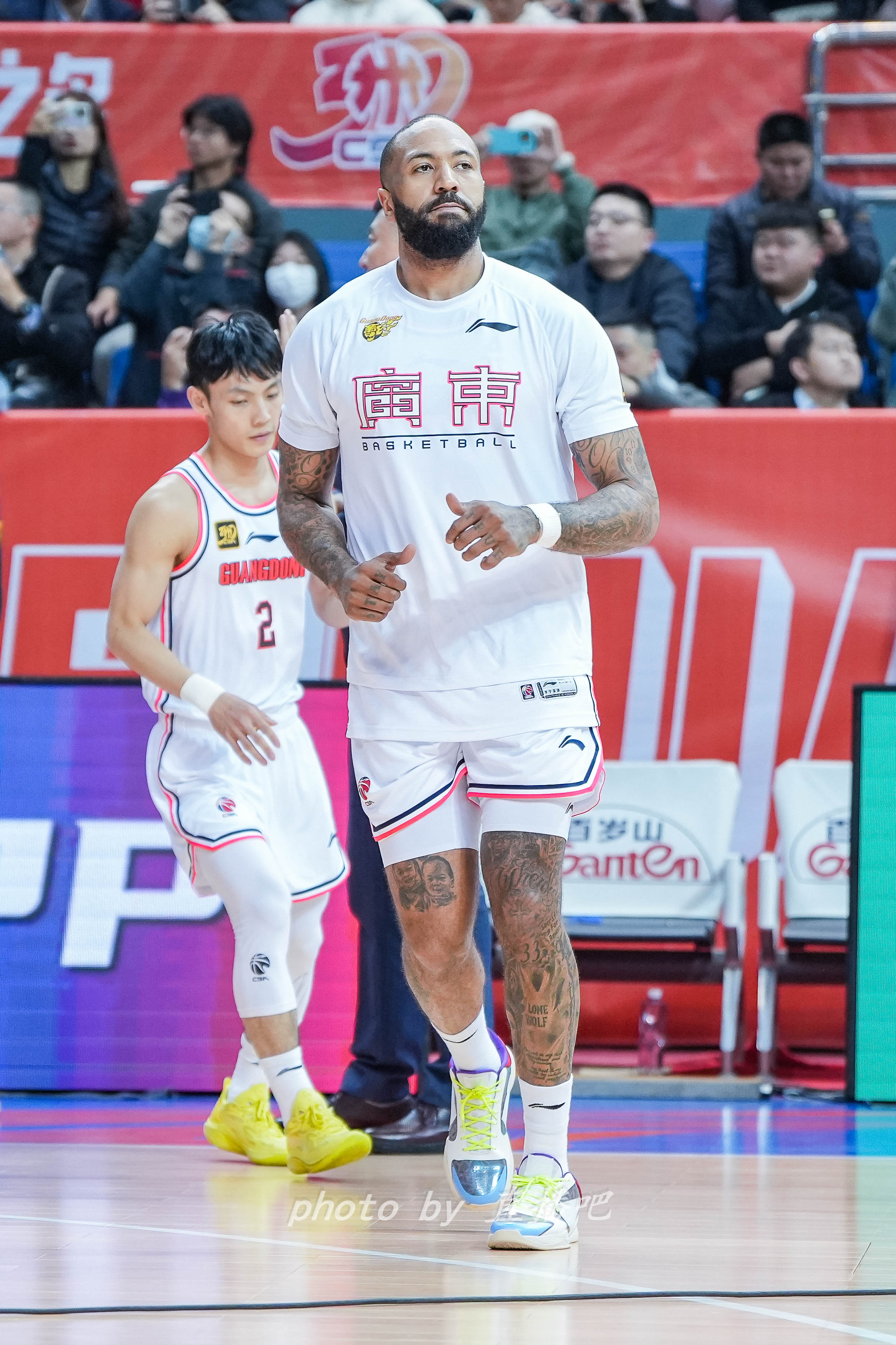  打得不錯(cuò)！36歲吉倫沃特原本的第三外援卻成廣東男籃的真大腿