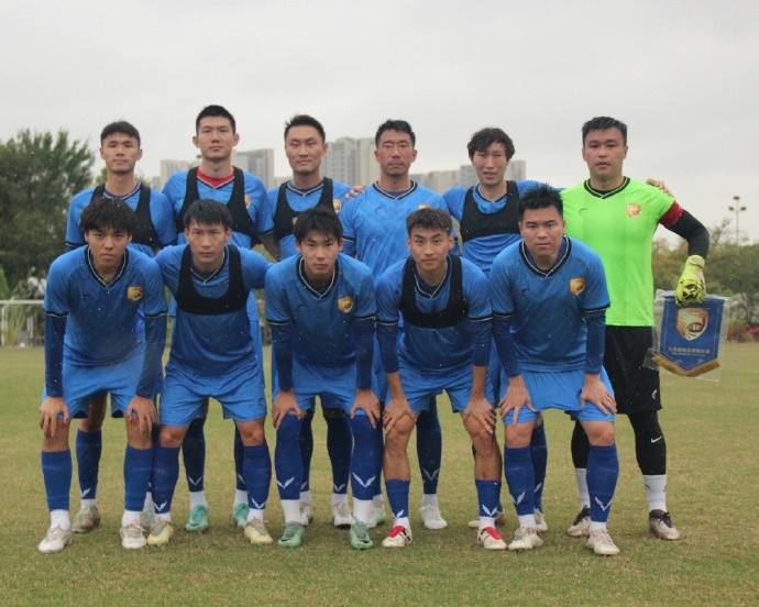  穆謝奎連入兩球?qū)⒈确帜孓D(zhuǎn)，大連鯤城2-1戰(zhàn)勝山西崇德榮海