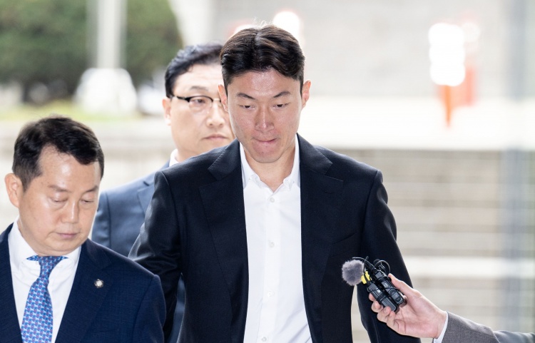  韓國國腳黃義助非法拍攝不雅視頻，一審被判有期徒刑1年緩刑2年！