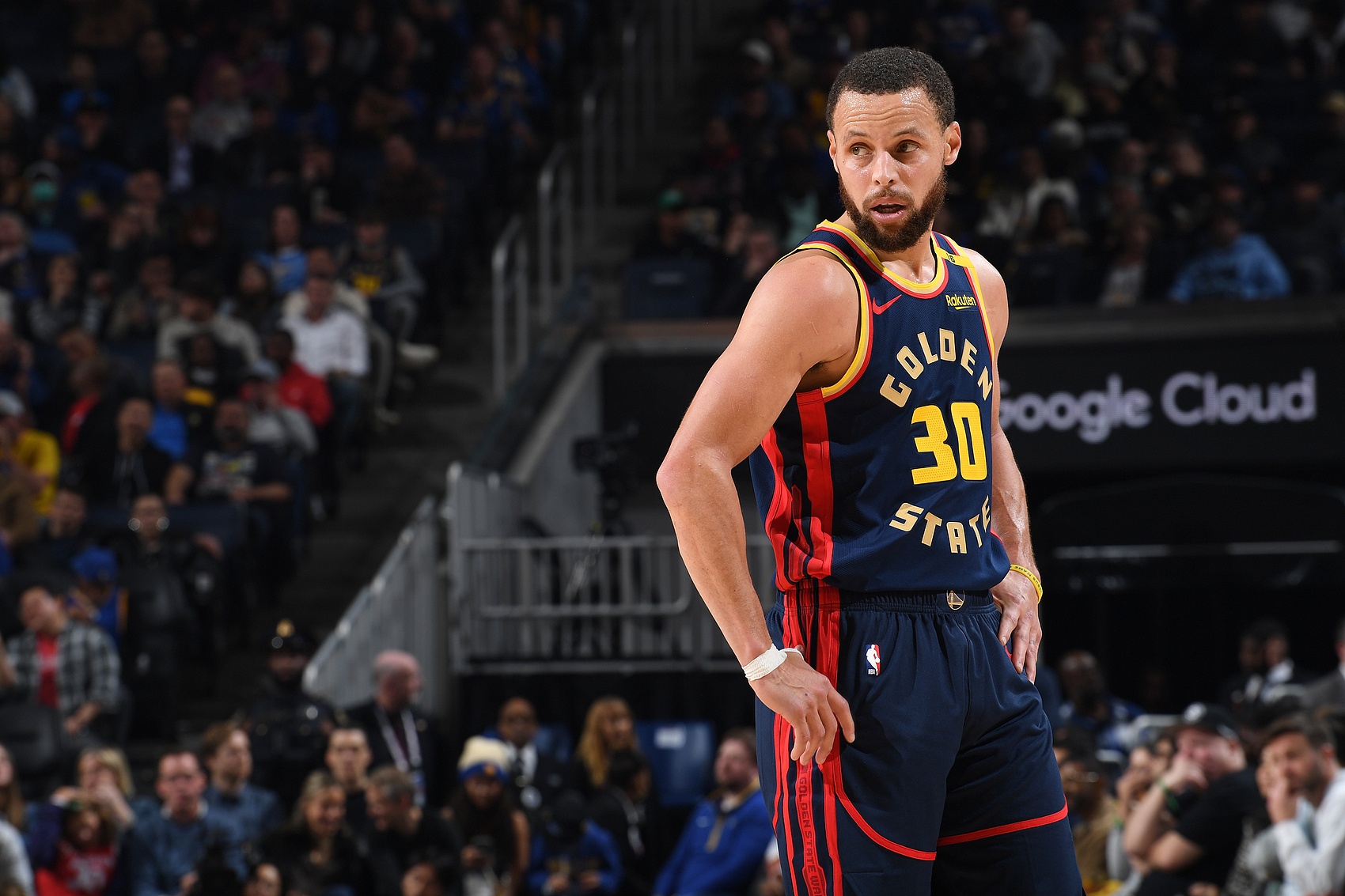  庫里：看見我的白發(fā)了嗎？我每天都感謝上帝能在NBA打16年