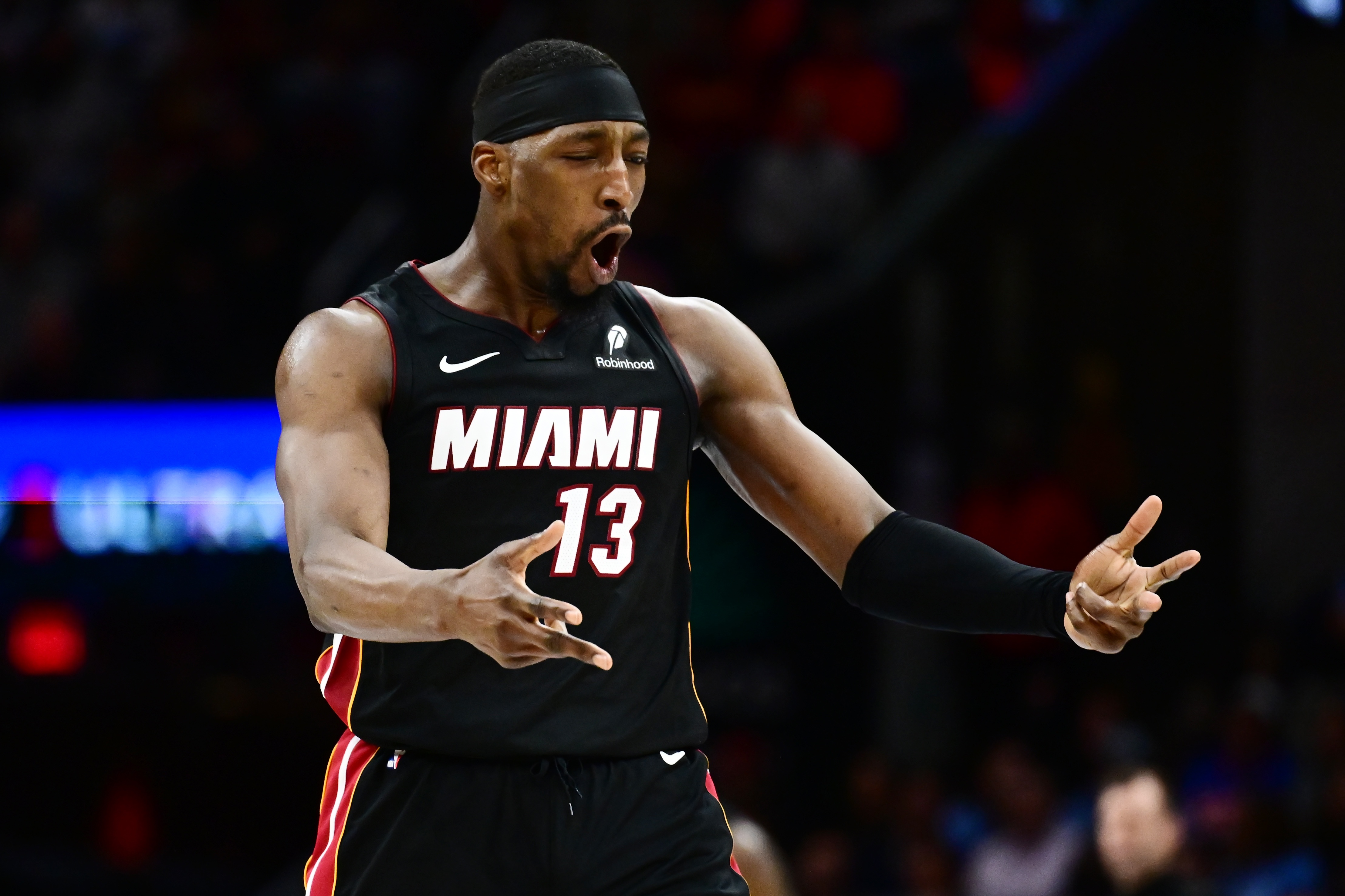  NBA官方： 阿德巴約與裁判不當(dāng)接觸并使用侮辱性語(yǔ)言被罰五萬美元